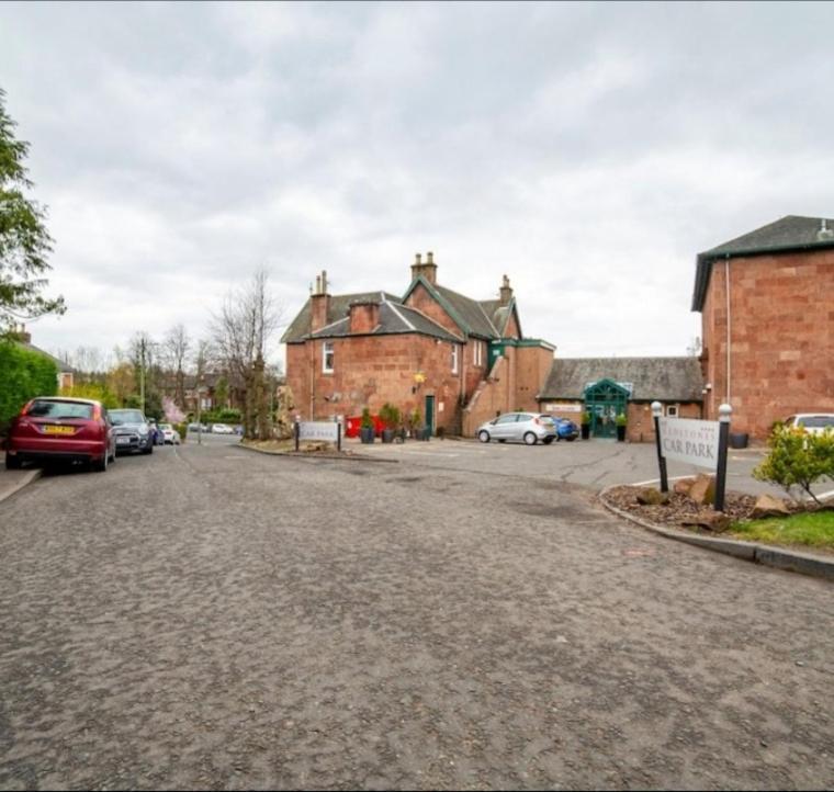 The Redstones Hotel & Restaurant East Kilbride Exterior photo